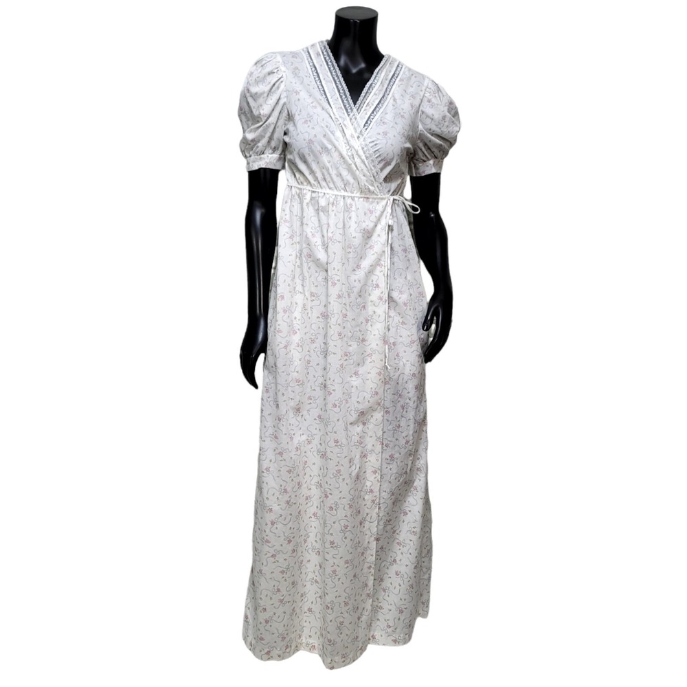 Vintage JCPenney Floral Lace Wrap Robe Maxi Puff Sleeve Cottagecore White Pink
